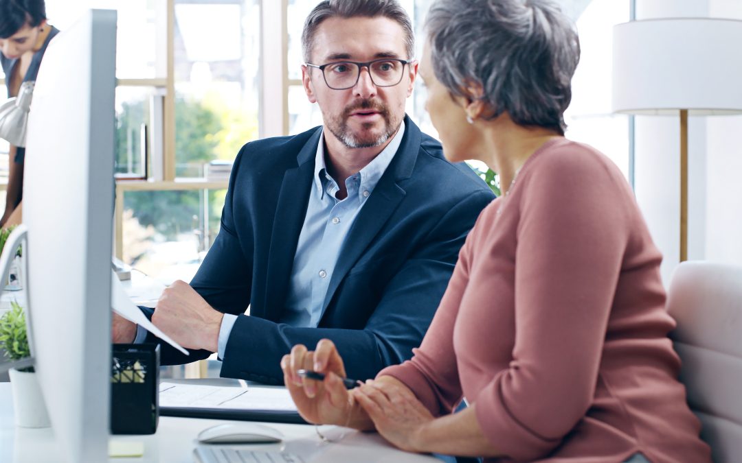 avocat conseillant un client dans un litige Prud'hommes